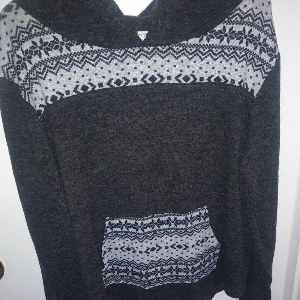 Long sleeve hooded shirt